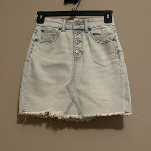 American Eagle size 00 Stretch High-Waisted Light Wash Denim Mini Skirt